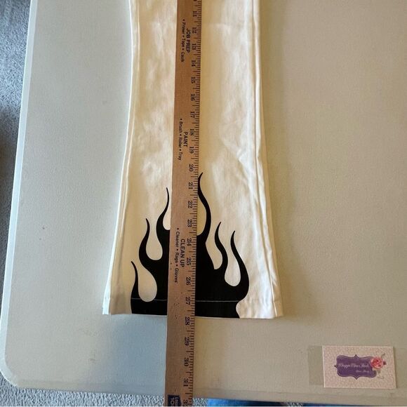 Colorful Natalie White Flare Jeans Size Small 24 Black Flame Print 100% Cotton - Picture 8 of 11